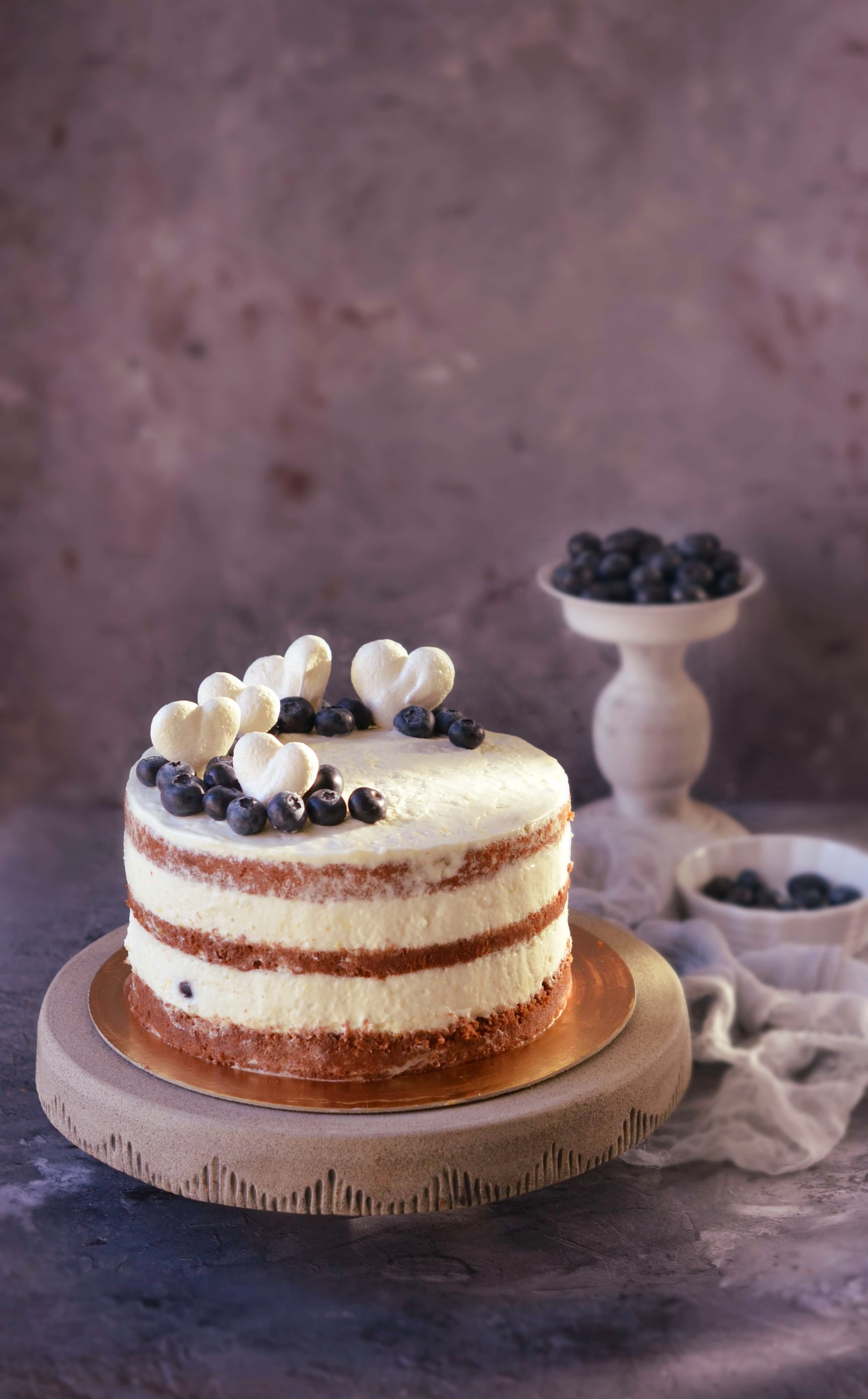 sajtkrémes áfonyás torta recept - Valentin-napi torta